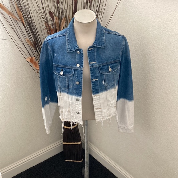 🎉HP🎉Boom Boom Jeans Women’s Blenched-Dip Cropped Boyfriend Denim Jacket Blue - Picture 4 of 15